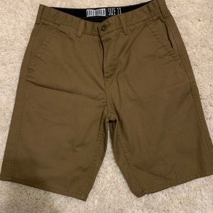 Men’s freeworld khaki shorts size 31